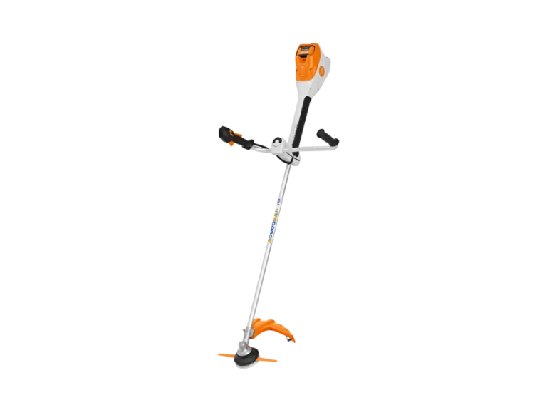 Débroussailleuse à batterie STIHL FSA 200 avec tête PolyCut pour l'herbe dense